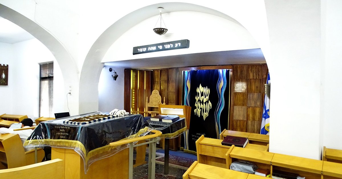 Interior of the Horev synagogue in Jerusalem